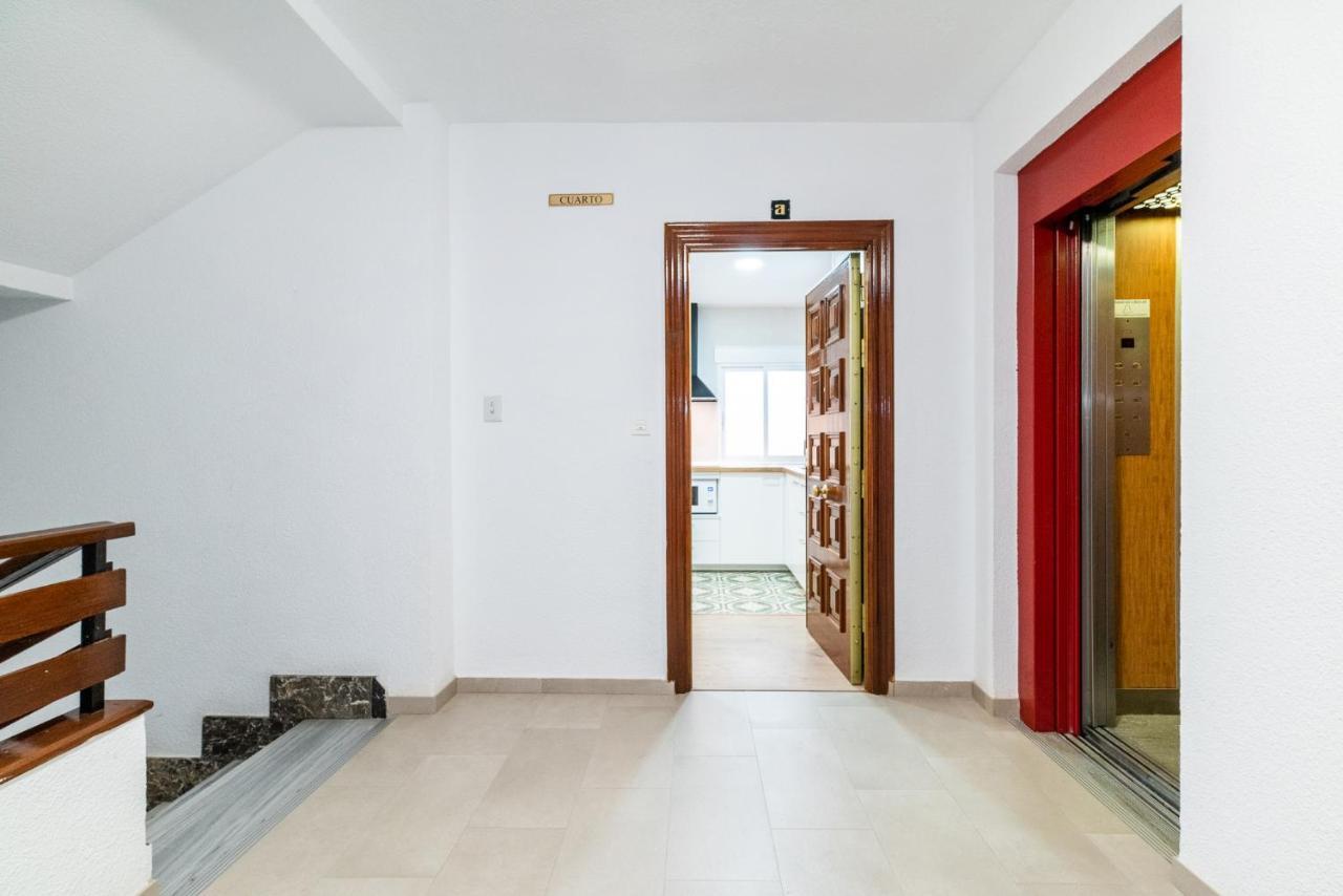 Modern Plaza De Toros Apartment With Free Parking グラナダ エクステリア 写真