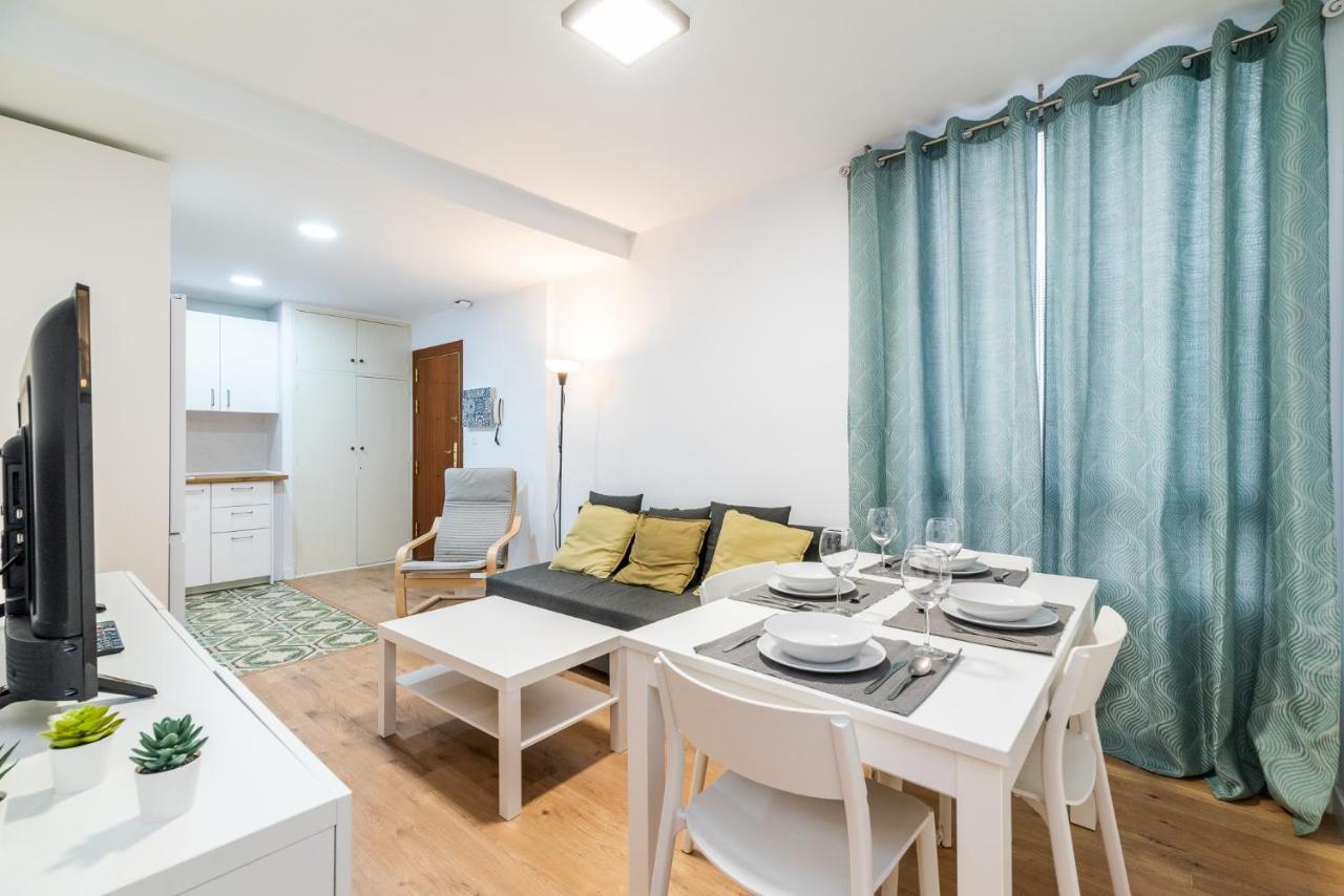 Modern Plaza De Toros Apartment With Free Parking グラナダ エクステリア 写真